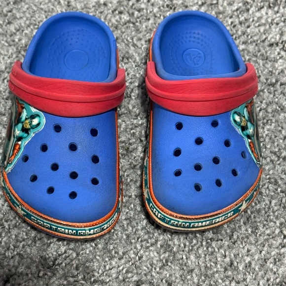Captain America Kids Clogs - Blue and Red Size 6-7 C - Picture 5 of 6